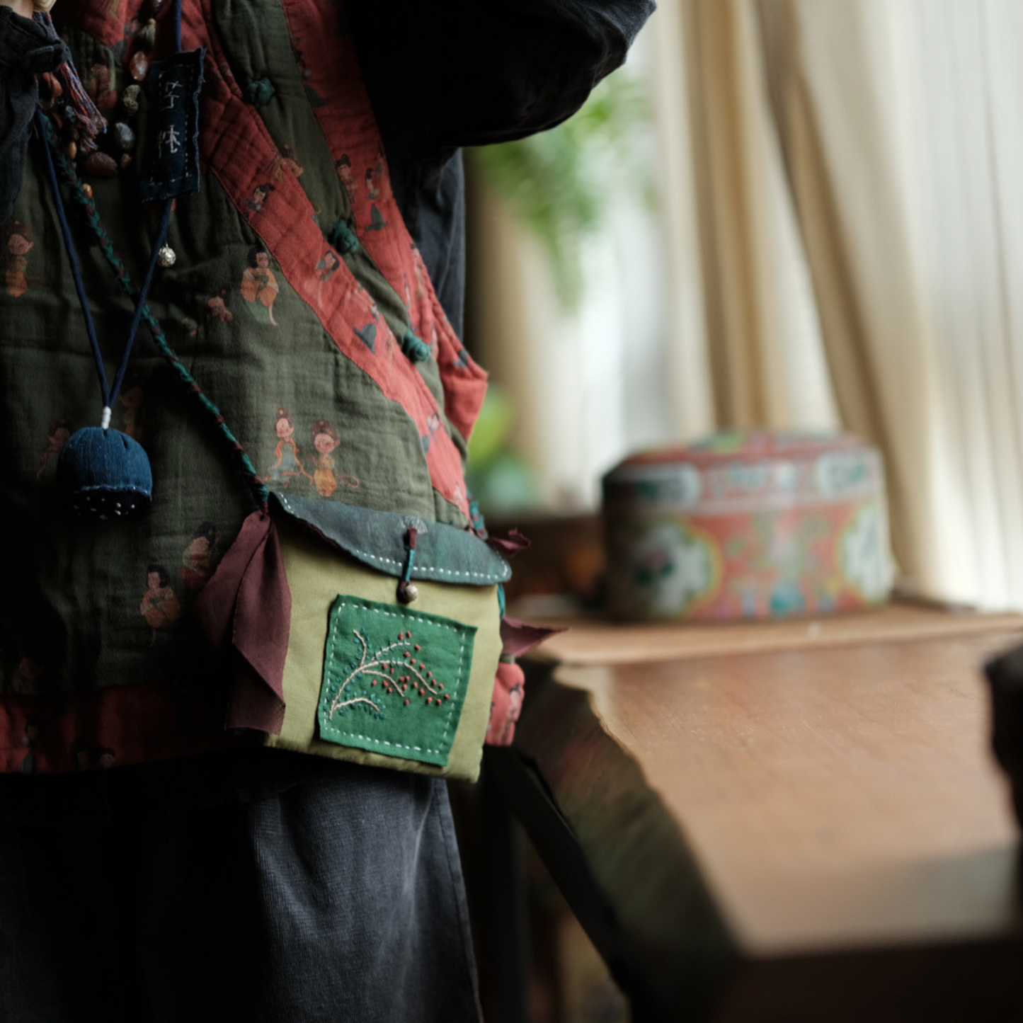 Vintage Patchwork El İşlemeli Crossbody Çanta