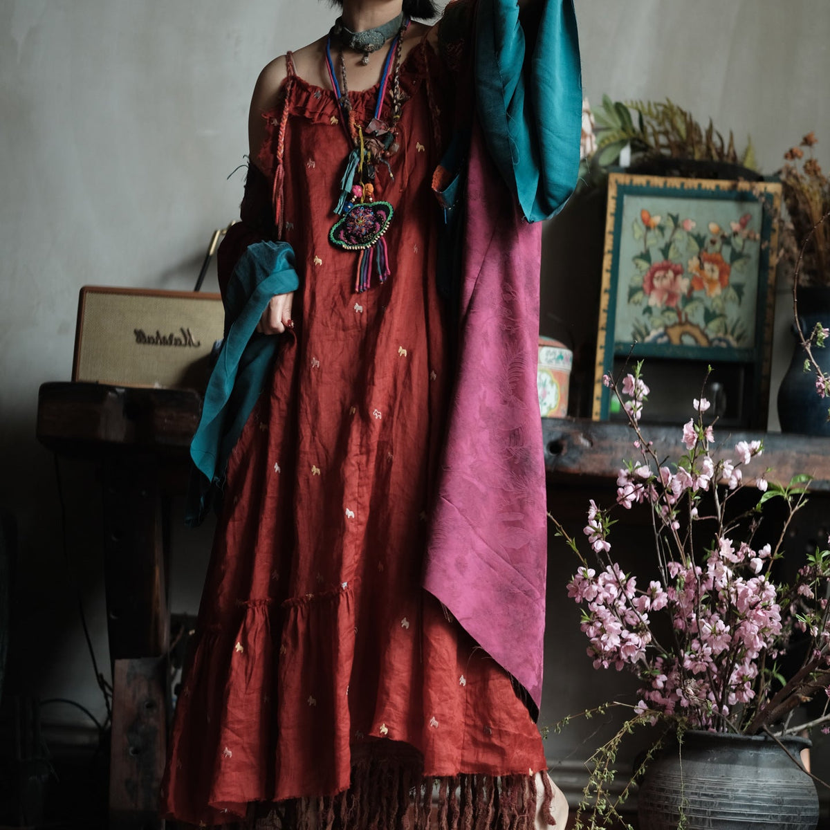 Crimson Garden Nakışlı Keten Elbise