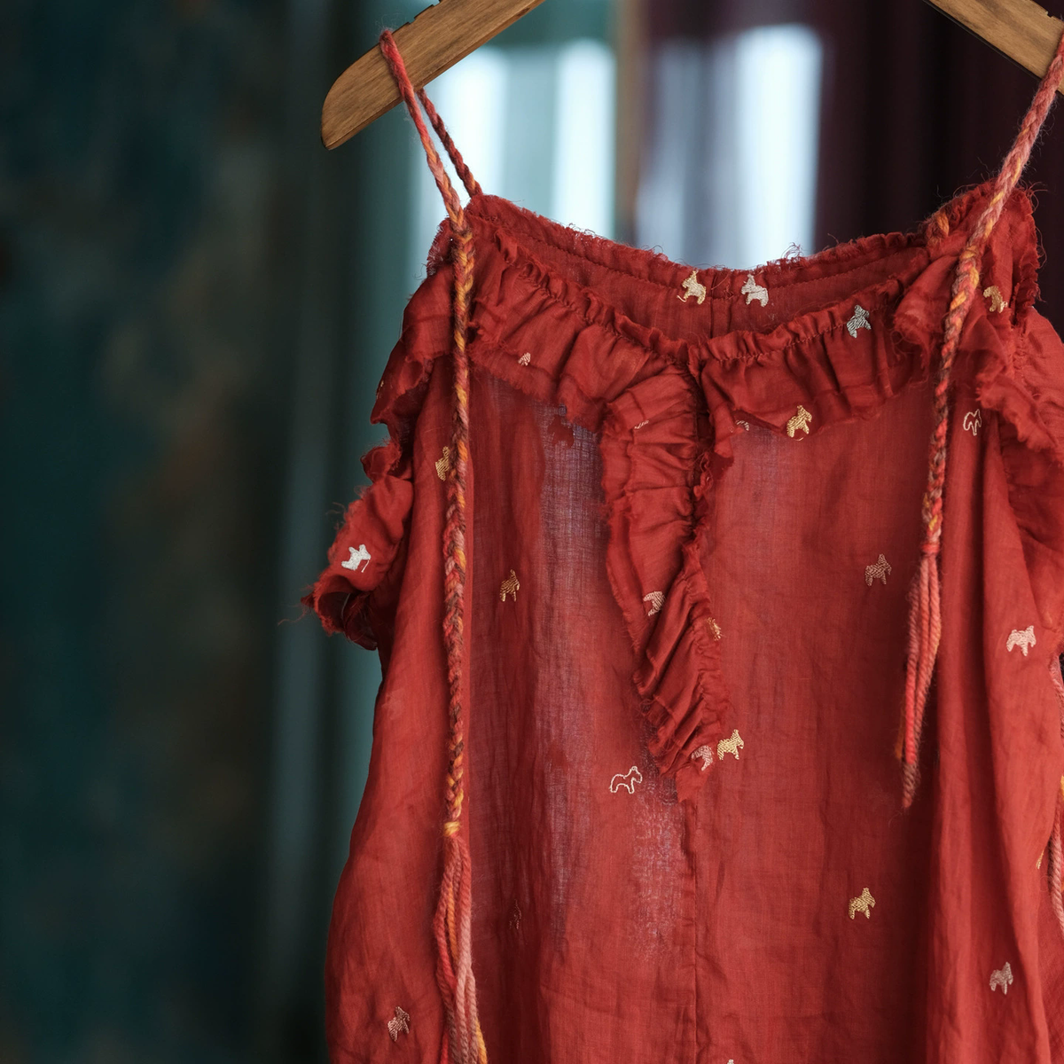 Crimson Garden Nakışlı Keten Elbise