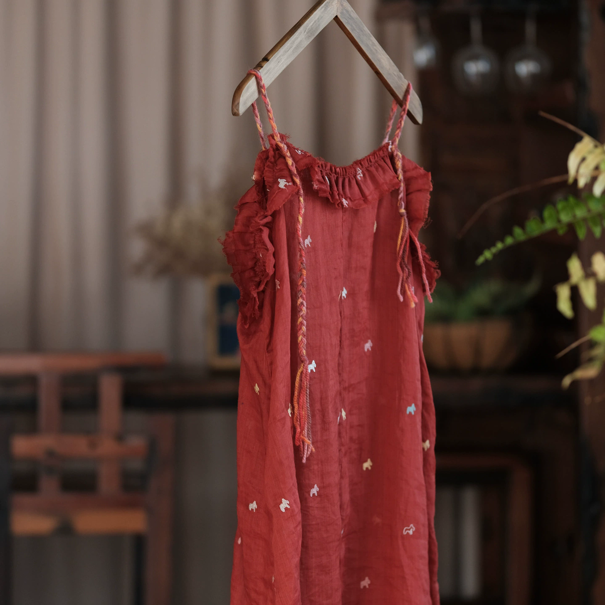 Crimson Garden Nakışlı Keten Elbise