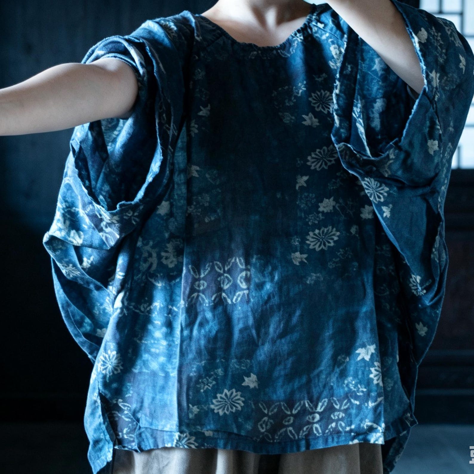 Indigo Reverie Çiçekli Rami Bluz 3